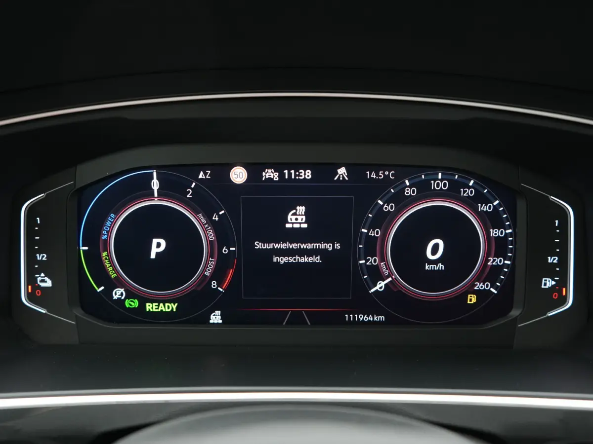 1.4 TSI eHybrid PHEV 245pk Dealer O.H. | SOH 92,8% | Trekhaak Af Fabriek | Panodak | Adaptive Cruise | Sportstoelen & Stuur Verwarmd | Sfeerverlichting | BLIS | Apple Carplay | Navigatie | D