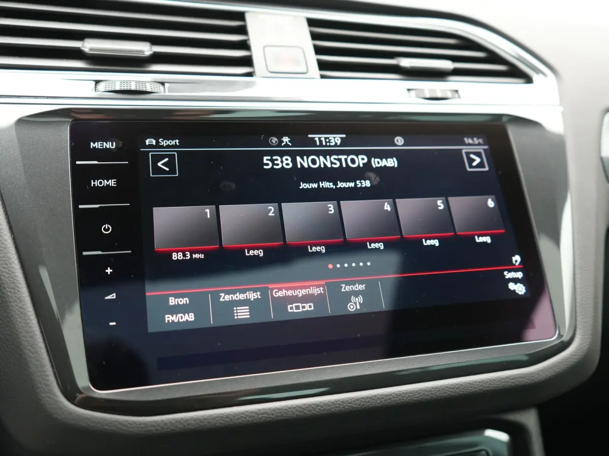 1.4 TSI eHybrid PHEV 245pk Dealer O.H. | SOH 92,8% | Trekhaak Af Fabriek | Panodak | Adaptive Cruise | Sportstoelen & Stuur Verwarmd | Sfeerverlichting | BLIS | Apple Carplay | Navigatie | D