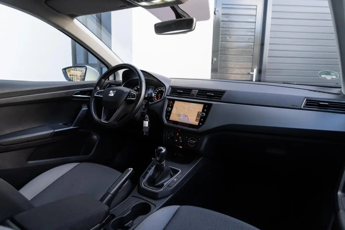 1.0 TSI CAMERA / ADAPTIVE CRUISE / CARPLAY / GROOT SCHERM