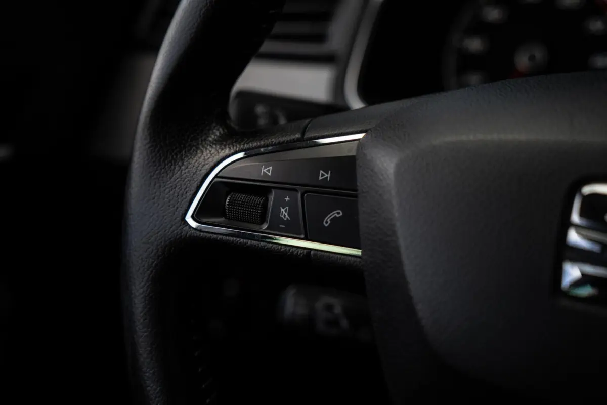 1.0 TSI CAMERA / ADAPTIVE CRUISE / CARPLAY / GROOT SCHERM