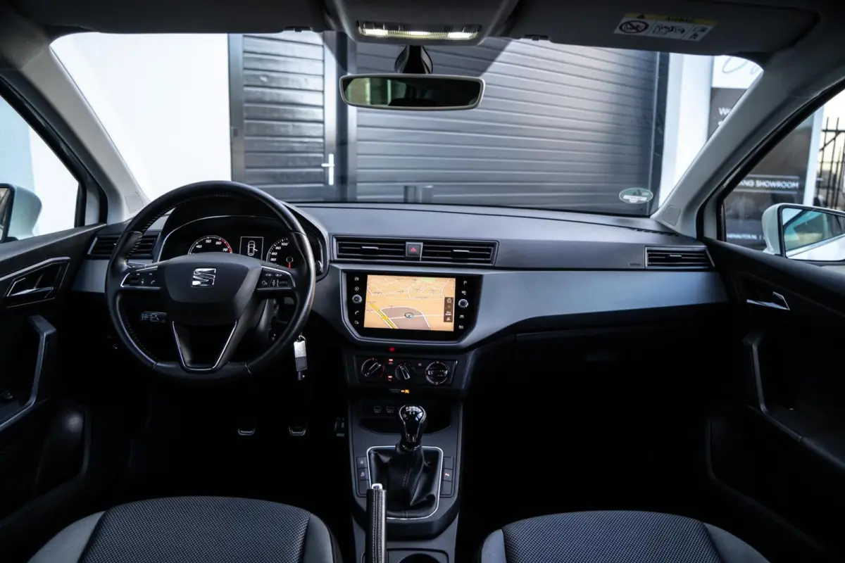 1.0 TSI CAMERA / ADAPTIVE CRUISE / CARPLAY / GROOT SCHERM