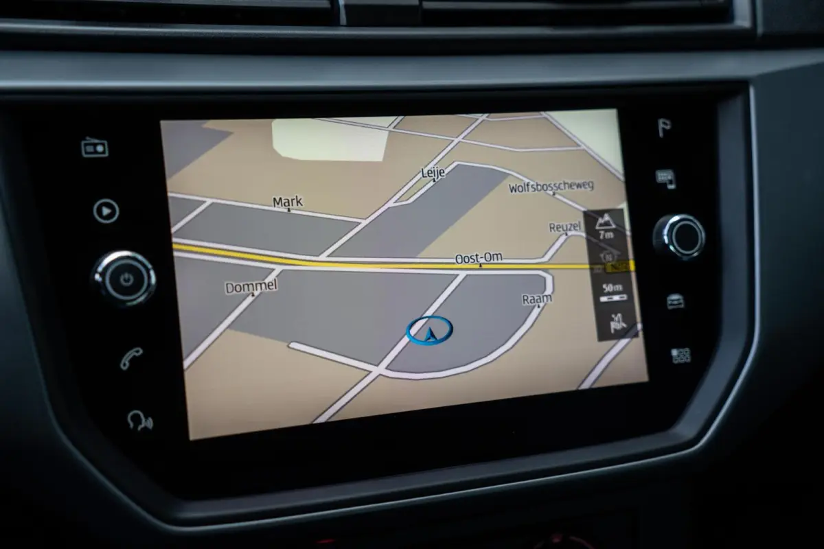 1.0 TSI CAMERA / ADAPTIVE CRUISE / CARPLAY / GROOT SCHERM