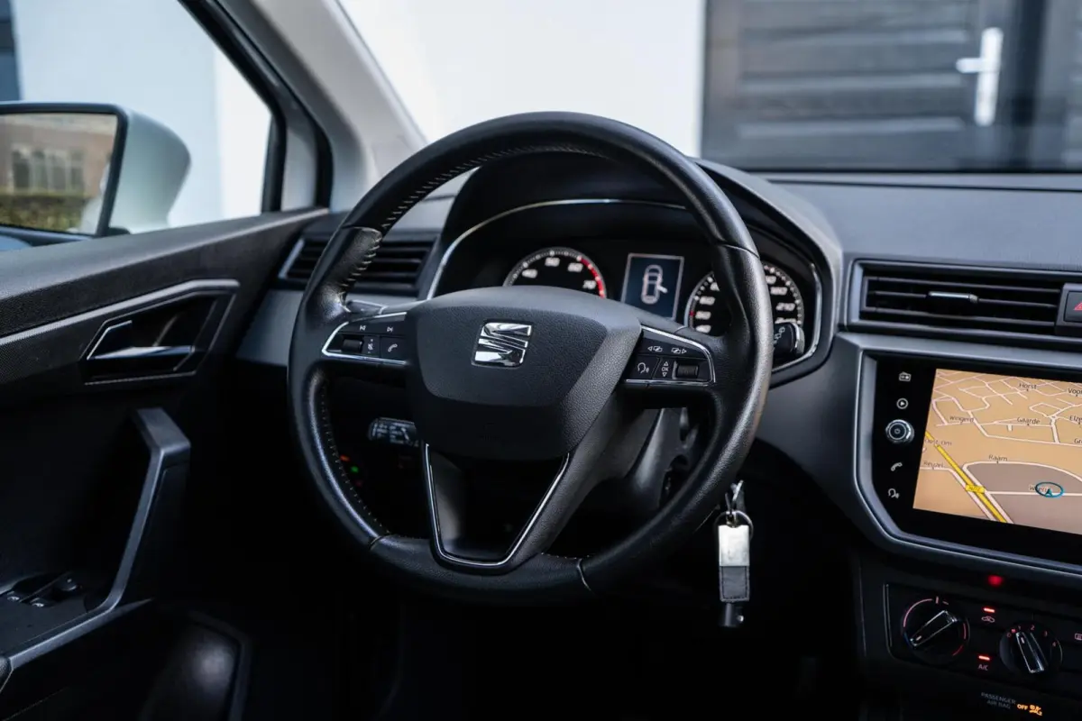 1.0 TSI CAMERA / ADAPTIVE CRUISE / CARPLAY / GROOT SCHERM