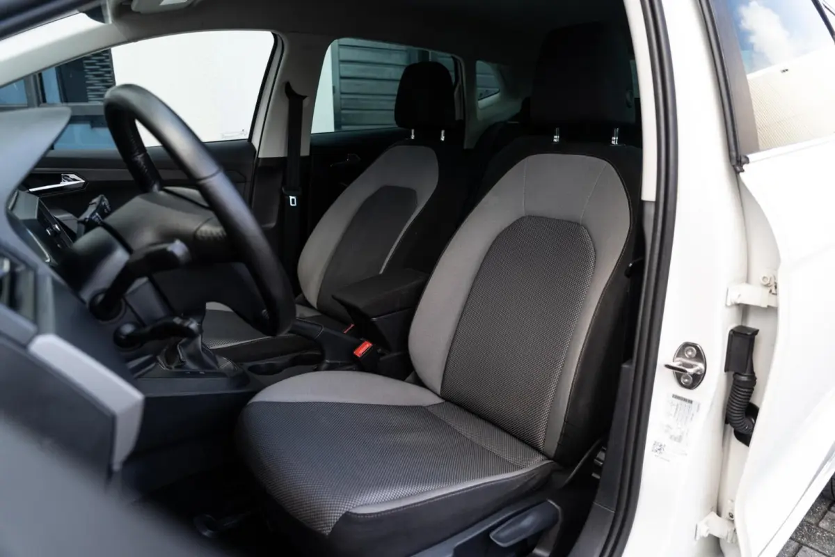 1.0 TSI CAMERA / ADAPTIVE CRUISE / CARPLAY / GROOT SCHERM