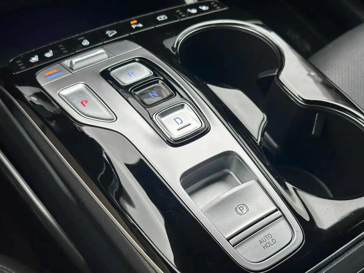 1.6 T-GDI 265pk PHEV Premium 4WD | Leder | Carplay | Climate | Keyless | Navigatie | Elek. Klep | Full - Led | 360 Camera | KRELL Audio | Elek. Stoelen | 19" Lichtmetaal | Winterpakket | Sto