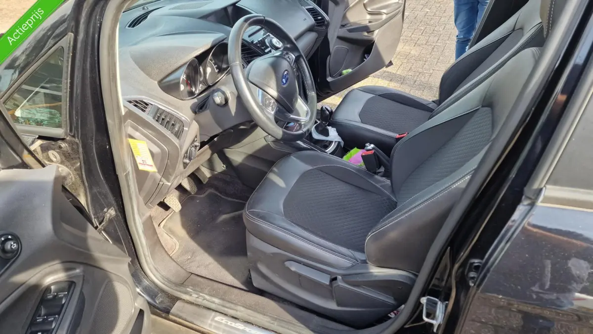 1.0 EcoBoost Titanium /FULL OPTIONS
