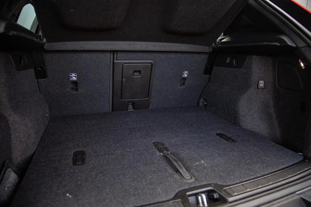 2.0 B3 Core MY2026|Leder|Keyless|PDC|Camera|Carplay