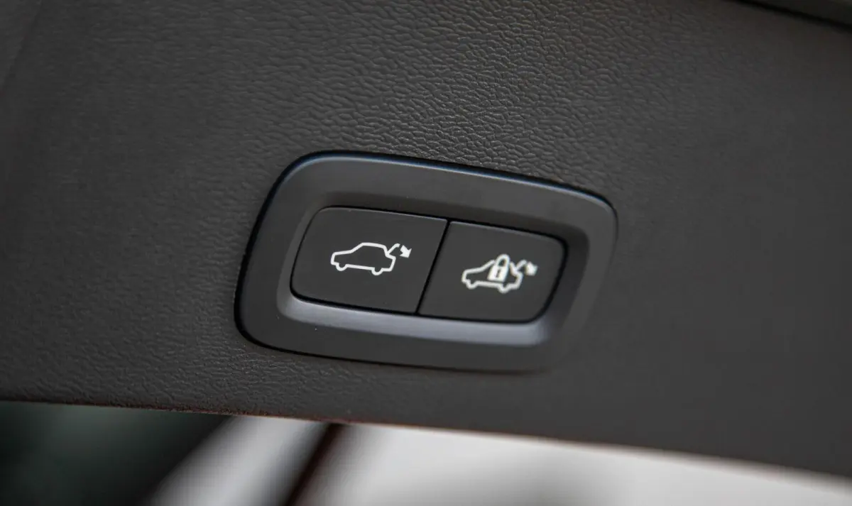 2.0 B3 Core MY2026|Leder|Keyless|PDC|Camera|Carplay
