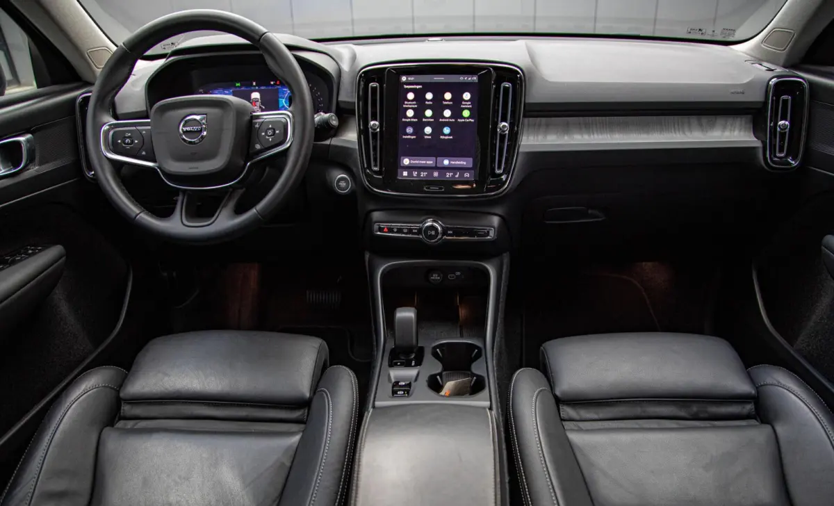 2.0 B3 Core MY2026|Leder|Keyless|PDC|Camera|Carplay
