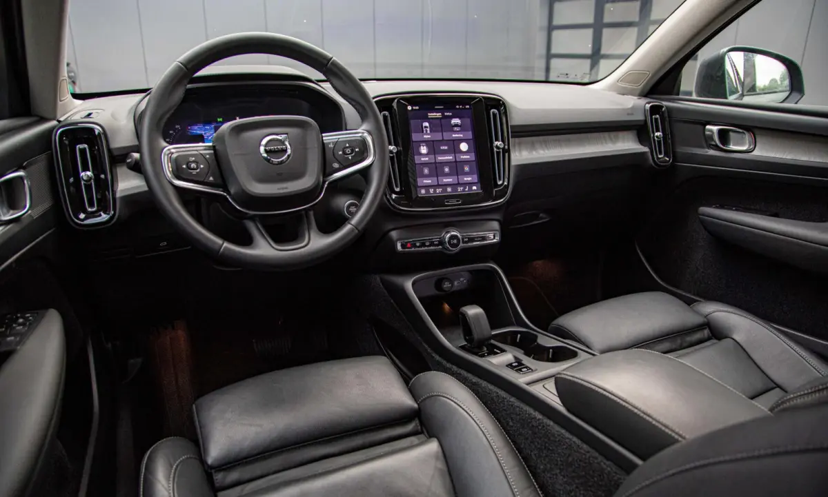 2.0 B3 Core MY2026|Leder|Keyless|PDC|Camera|Carplay