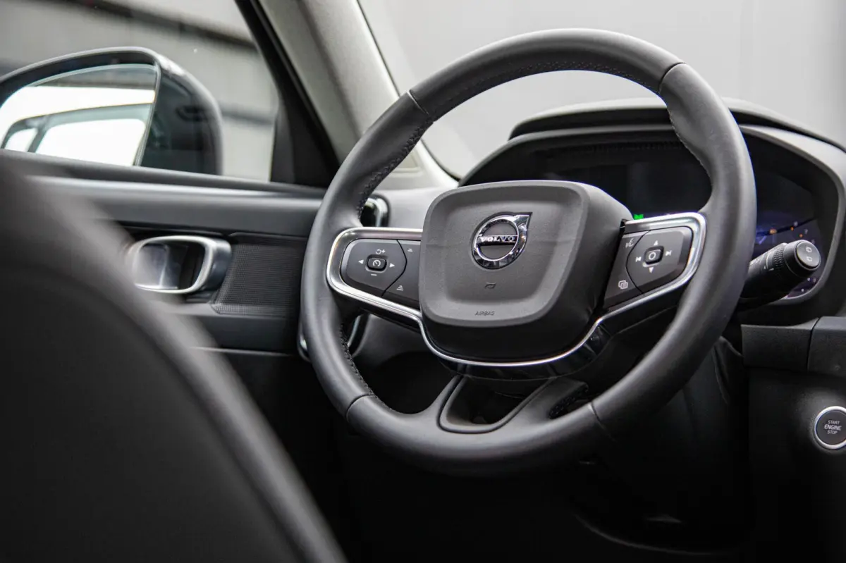 2.0 B3 Core MY2026|Leder|Keyless|PDC|Camera|Carplay