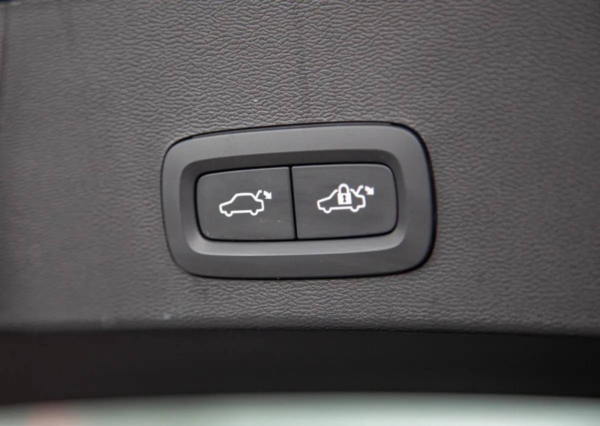 2.0 B3 Core MY2026|Leder|Keyless|PDC|Camera|Carplay
