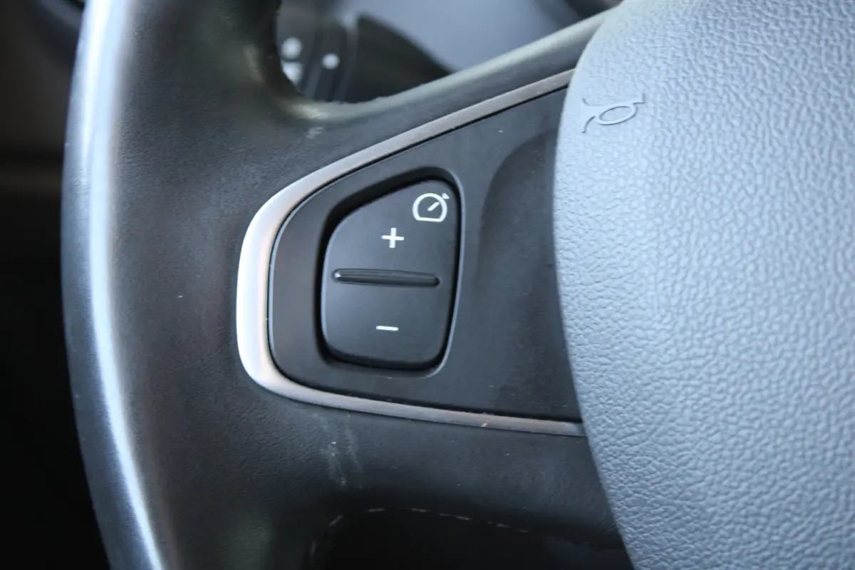 0.9 TCe Intens | Achteruitrijcamera | Dodehoek-detectie | DAB+ | Keyless entry & start |