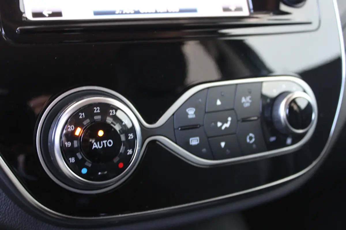 0.9 TCe Intens | Achteruitrijcamera | Dodehoek-detectie | DAB+ | Keyless entry & start |