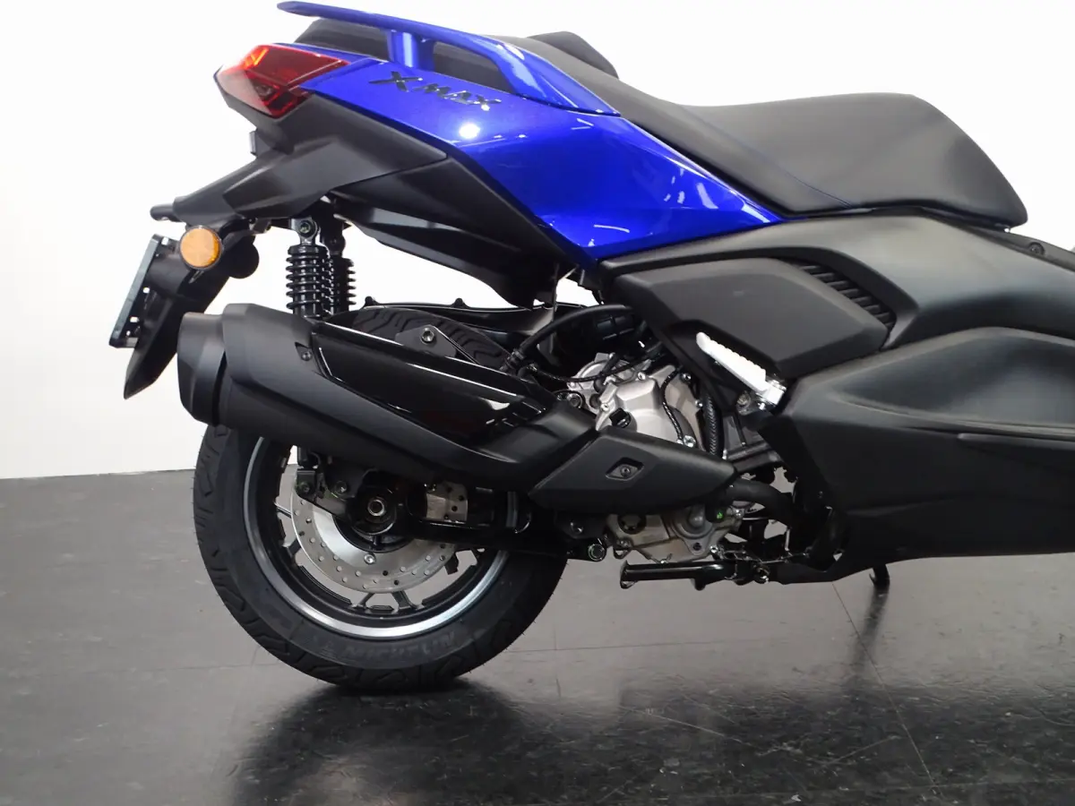 X-MAX