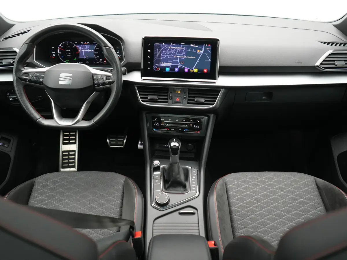 1.4 TSI e-Hybrid PHEV FR 245pk Dealer O.H | Panodak | Adaptive Cruise | Camera | Sportstoelen Memory & Verwarmd | Apple Carplay | Keyless | Lane Assist | Navigatie | Virtual | DAB | 20"L.M |