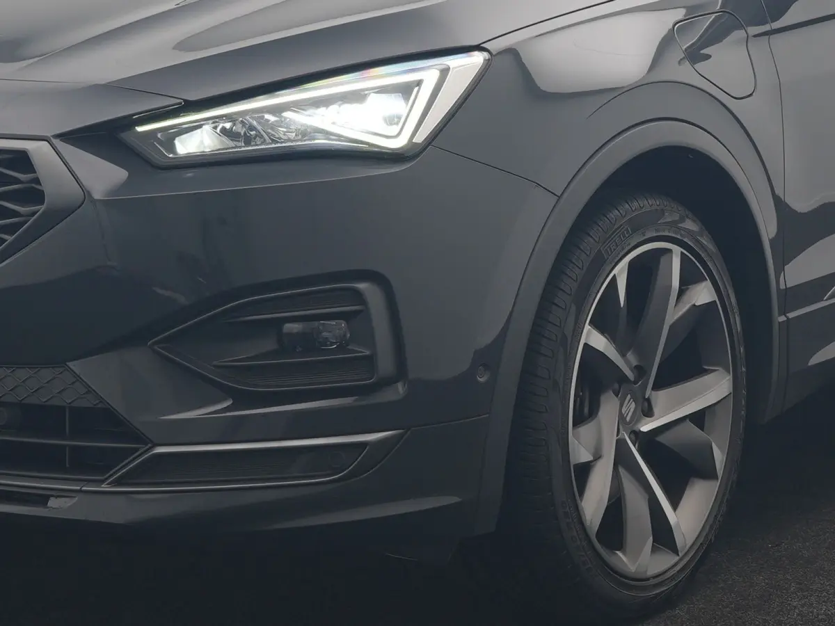 1.4 TSI e-Hybrid PHEV FR 245pk Dealer O.H | Panodak | Adaptive Cruise | Camera | Sportstoelen Memory & Verwarmd | Apple Carplay | Keyless | Lane Assist | Navigatie | Virtual | DAB | 20"L.M |