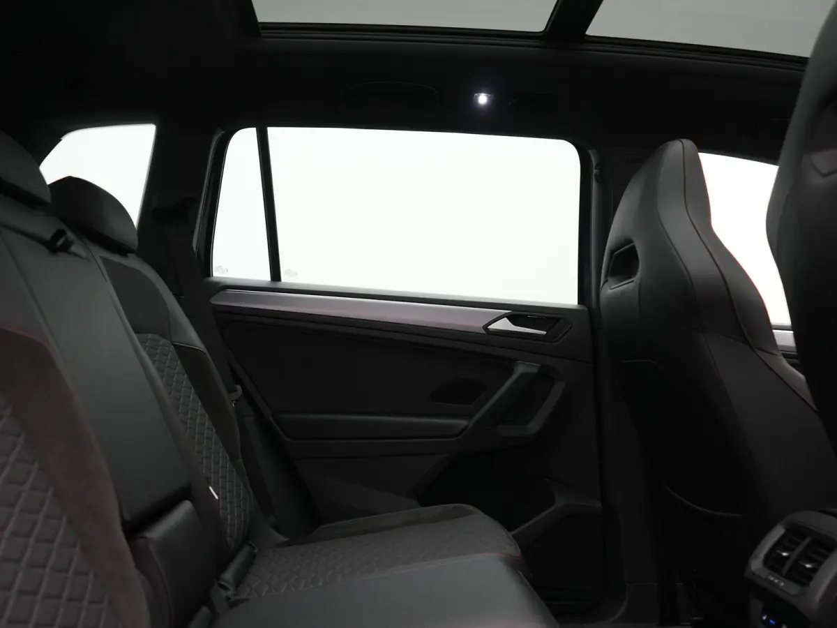 1.4 TSI e-Hybrid PHEV FR 245pk Dealer O.H | Panodak | Adaptive Cruise | Camera | Sportstoelen Memory & Verwarmd | Apple Carplay | Keyless | Lane Assist | Navigatie | Virtual | DAB | 20"L.M |