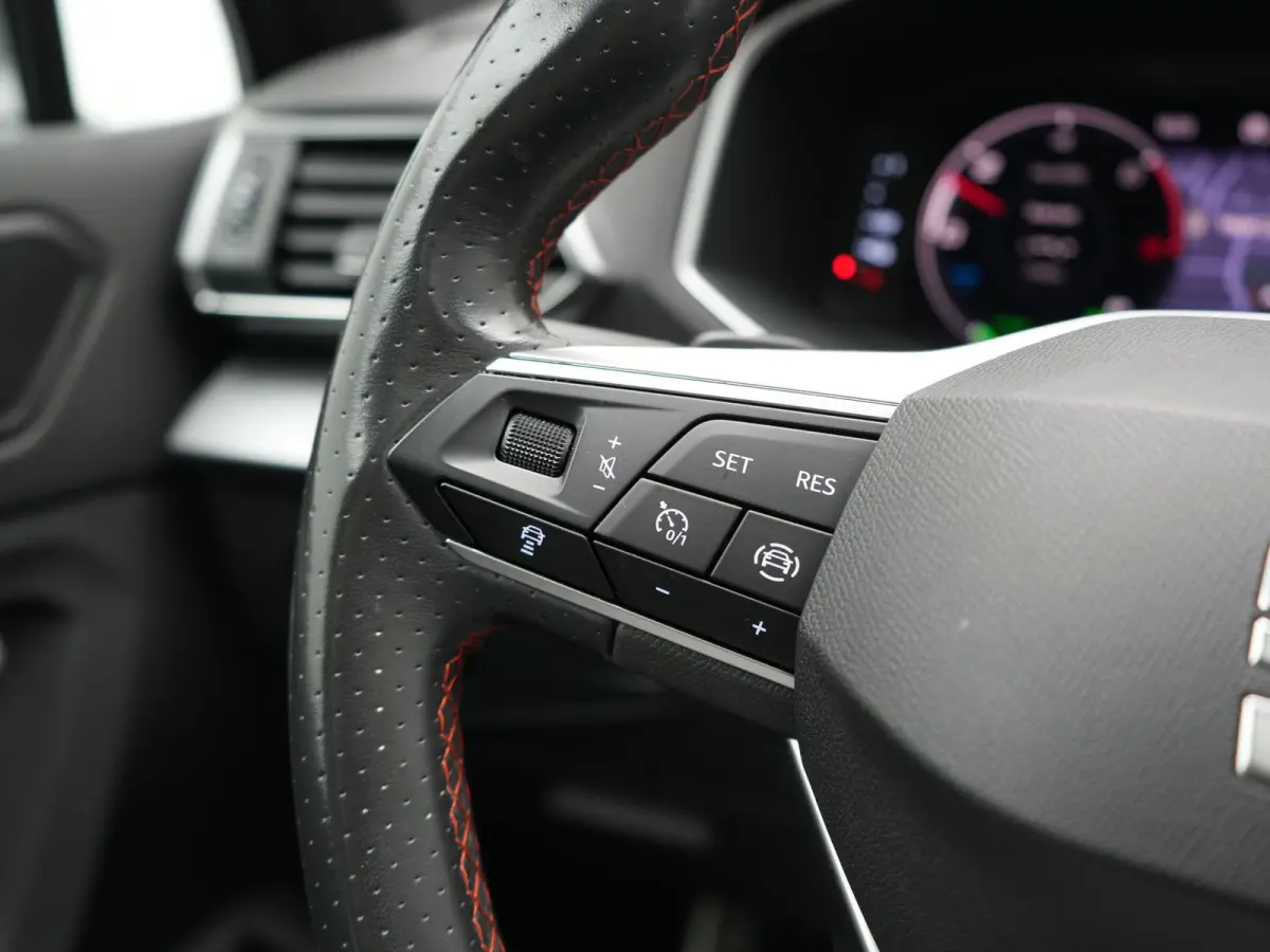1.4 TSI e-Hybrid PHEV FR 245pk Dealer O.H | Panodak | Adaptive Cruise | Camera | Sportstoelen Memory & Verwarmd | Apple Carplay | Keyless | Lane Assist | Navigatie | Virtual | DAB | 20"L.M |