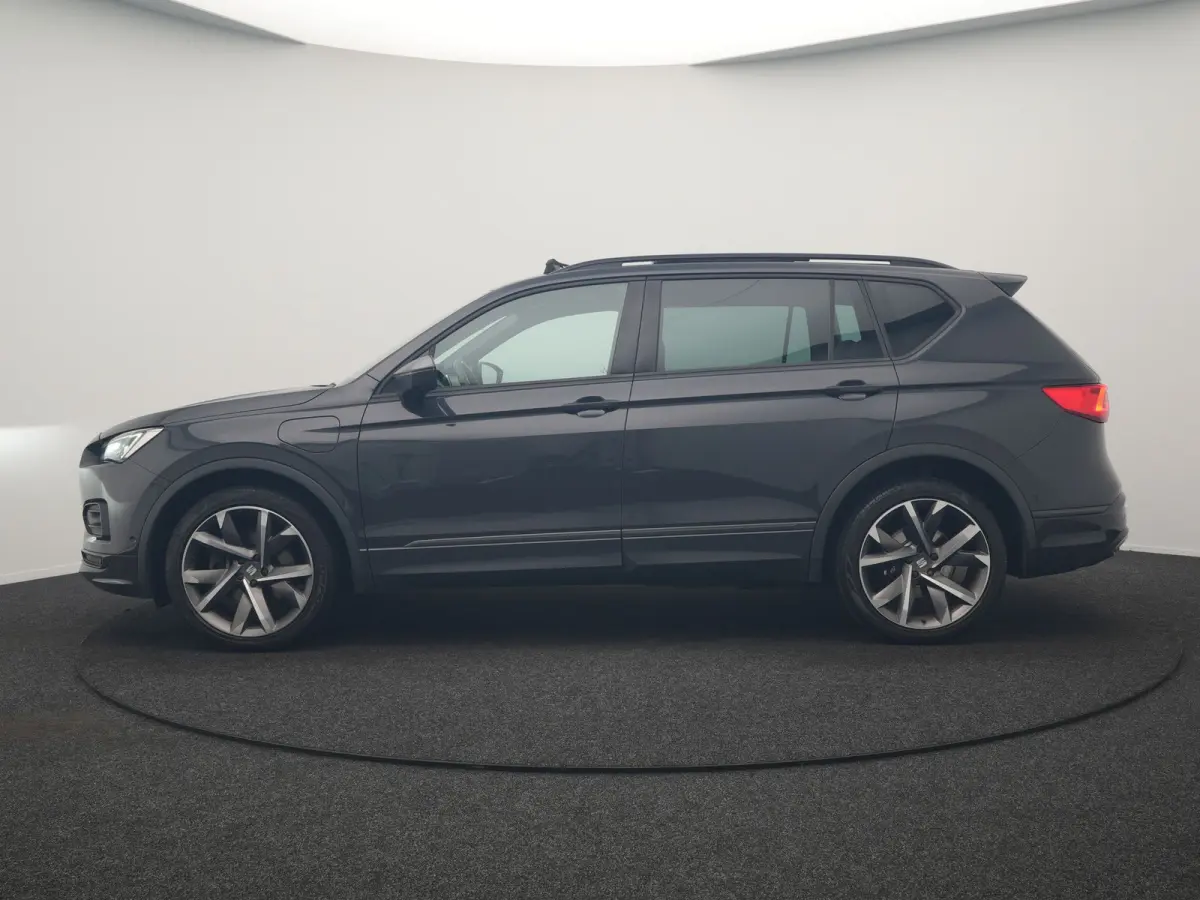 1.4 TSI e-Hybrid PHEV FR 245pk Dealer O.H | Panodak | Adaptive Cruise | Camera | Sportstoelen Memory & Verwarmd | Apple Carplay | Keyless | Lane Assist | Navigatie | Virtual | DAB | 20"L.M |