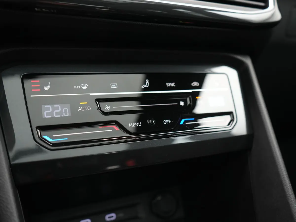 1.4 TSI e-Hybrid PHEV FR 245pk Dealer O.H | Panodak | Adaptive Cruise | Camera | Sportstoelen Memory & Verwarmd | Apple Carplay | Keyless | Lane Assist | Navigatie | Virtual | DAB | 20"L.M |