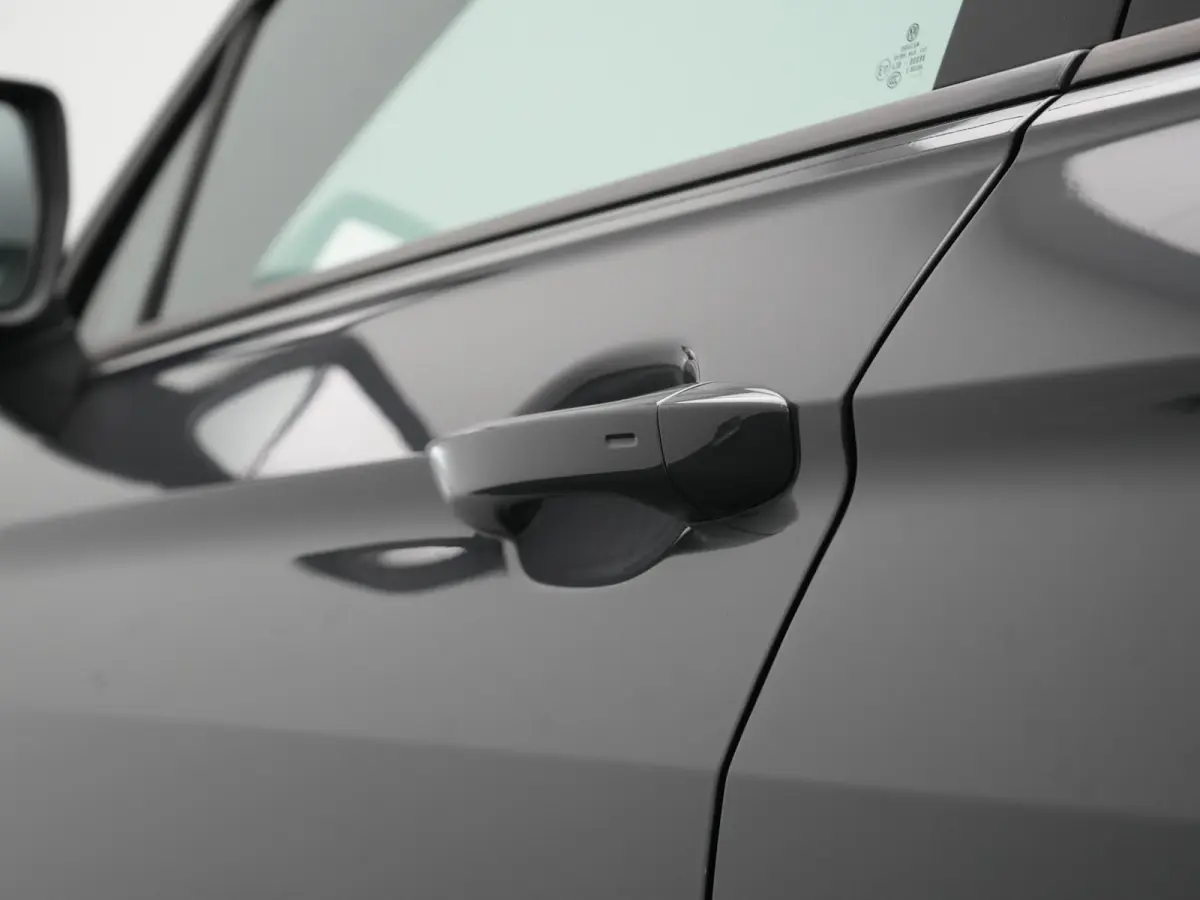 1.4 TSI e-Hybrid PHEV FR 245pk Dealer O.H | Panodak | Adaptive Cruise | Camera | Sportstoelen Memory & Verwarmd | Apple Carplay | Keyless | Lane Assist | Navigatie | Virtual | DAB | 20"L.M |
