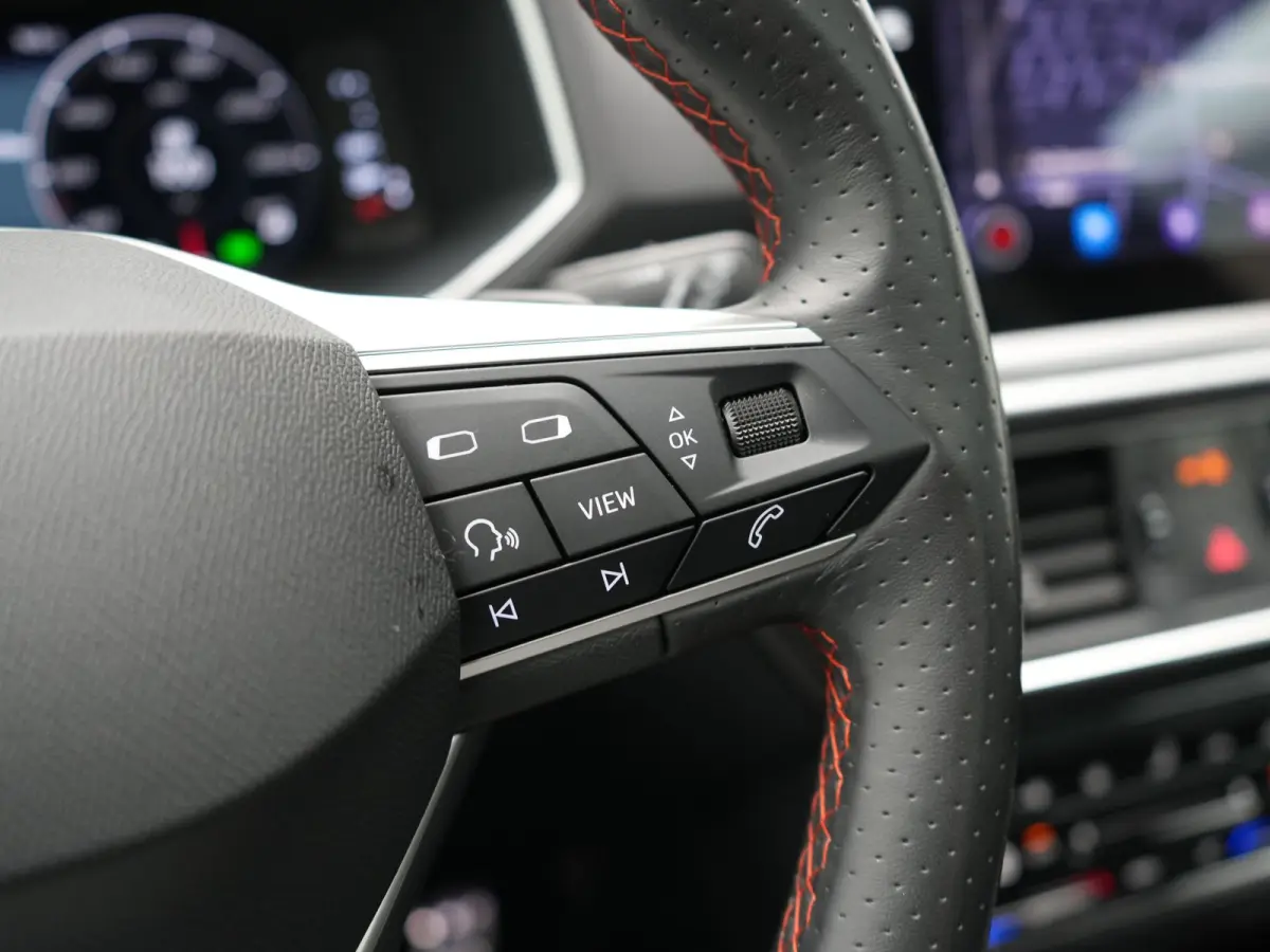1.4 TSI e-Hybrid PHEV FR 245pk Dealer O.H | Panodak | Adaptive Cruise | Camera | Sportstoelen Memory & Verwarmd | Apple Carplay | Keyless | Lane Assist | Navigatie | Virtual | DAB | 20"L.M |