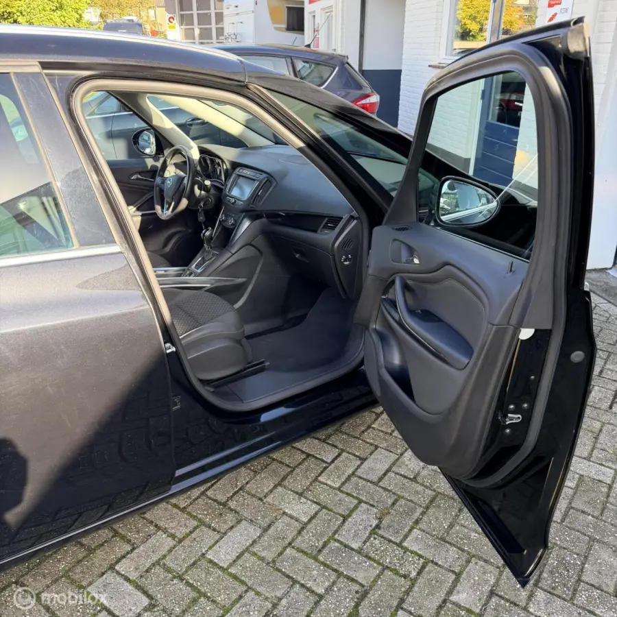 1.4 Turbo Online Edition 7p.
