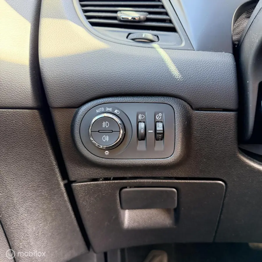 1.4 Turbo Online Edition 7p.