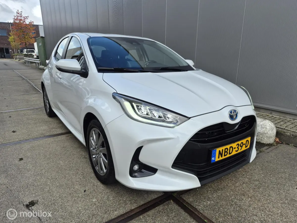 1.5 Hybrid Business Carplay / Camera / Adaptiv cruise / Stuur verwarming