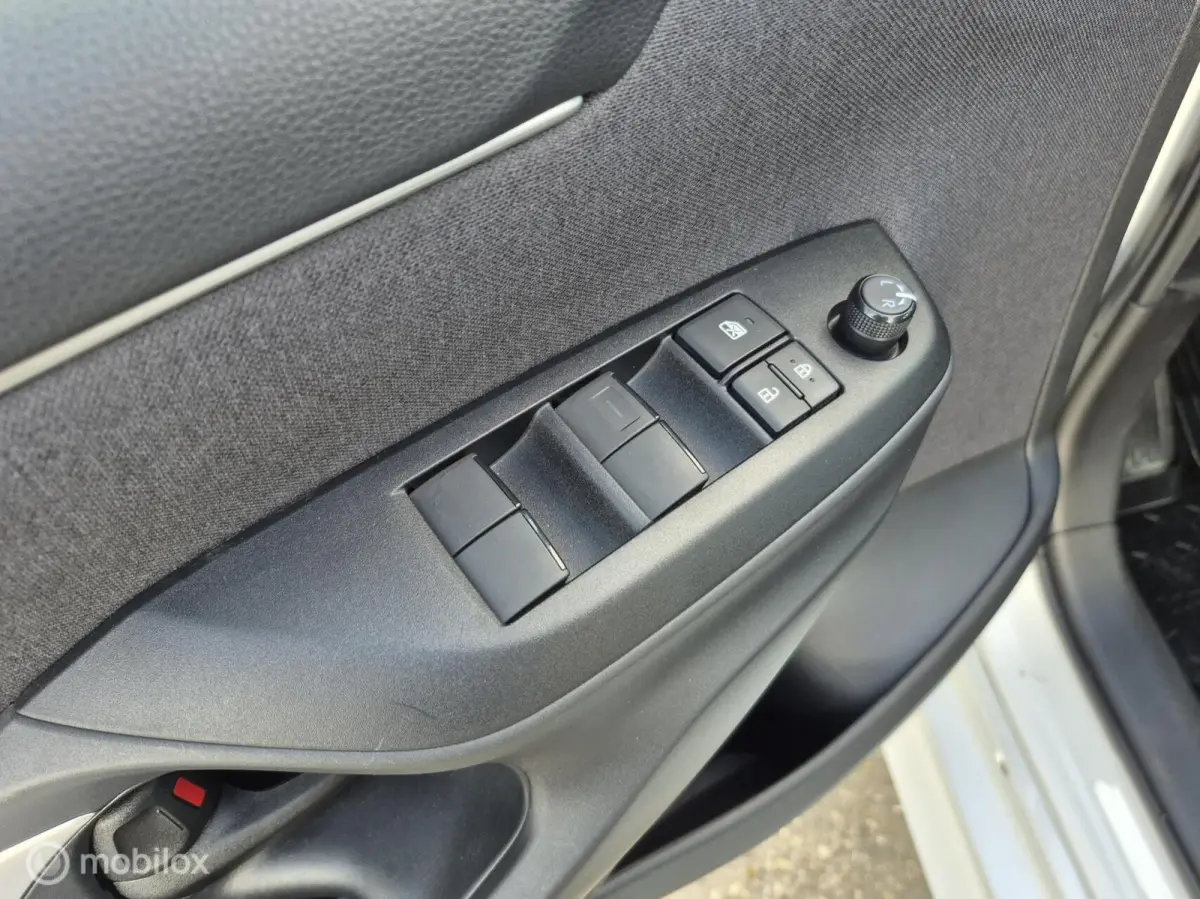 1.5 Hybrid Business Carplay / Camera / Adaptiv cruise / Stuur verwarming