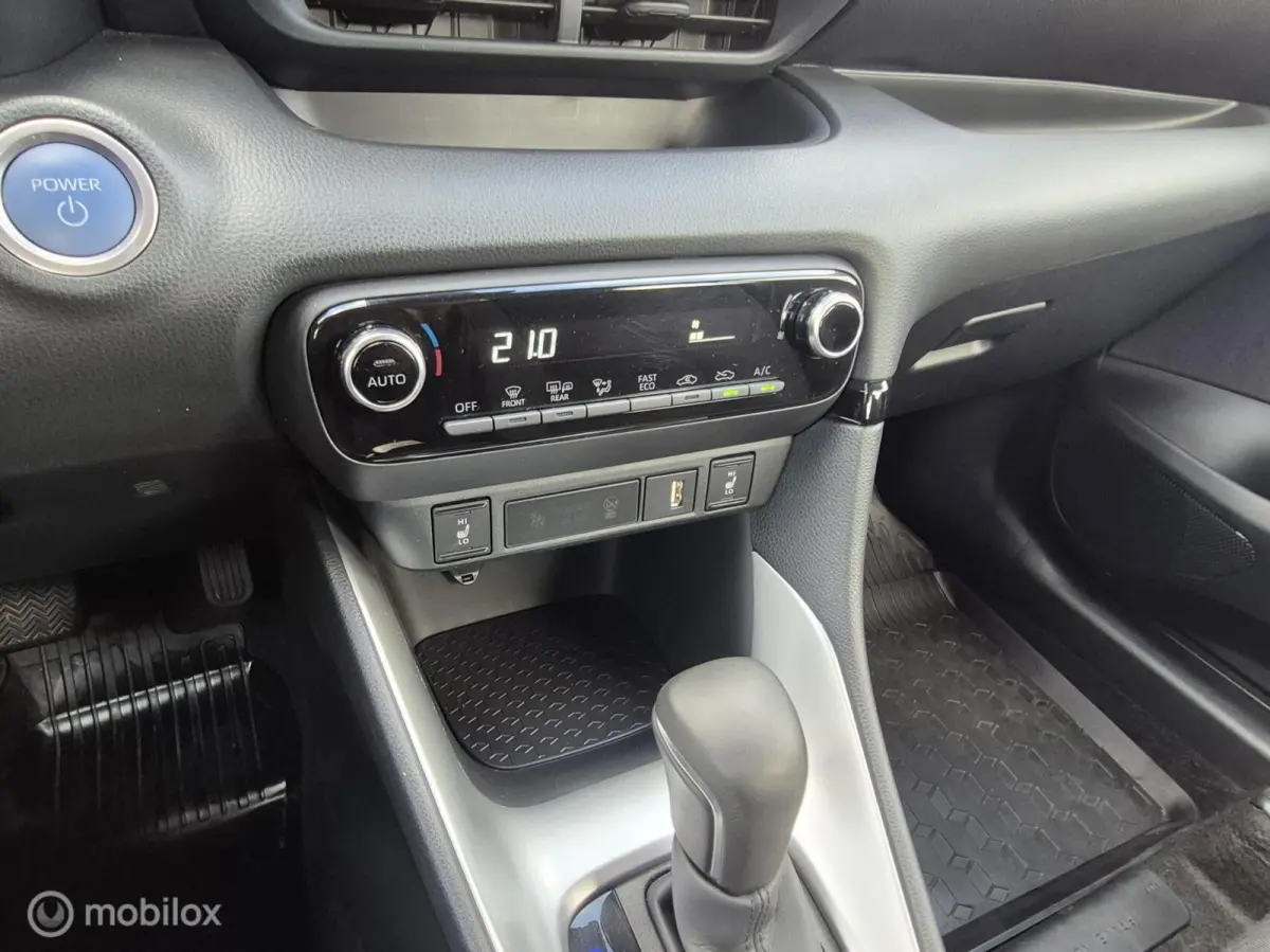 1.5 Hybrid Business Carplay / Camera / Adaptiv cruise / Stuur verwarming