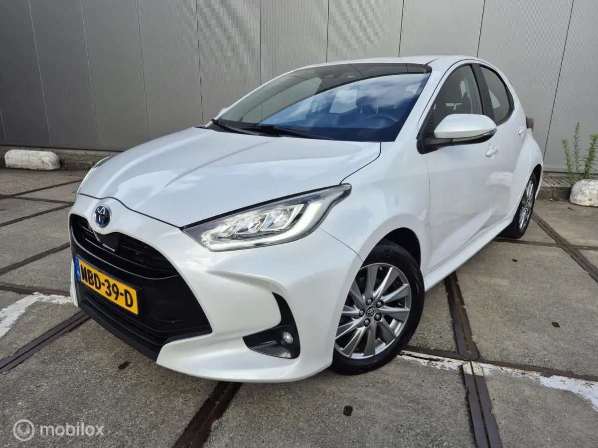 1.5 Hybrid Business Carplay / Camera / Adaptiv cruise / Stuur verwarming