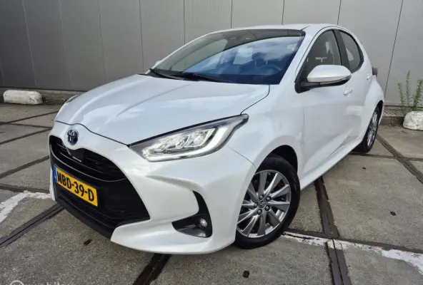 1.5 Hybrid Business Carplay / Camera / Adaptiv cruise / Stuur verwarming