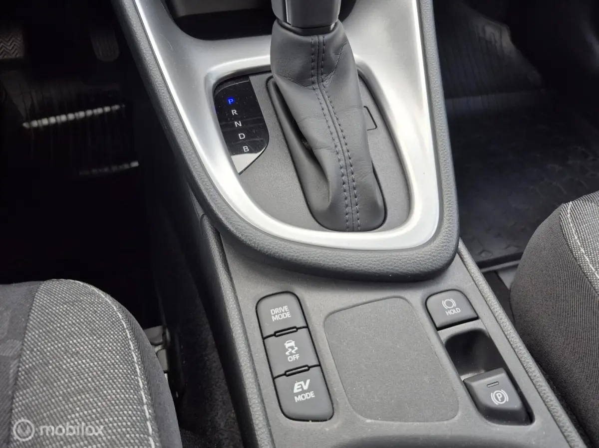1.5 Hybrid Business Carplay / Camera / Adaptiv cruise / Stuur verwarming