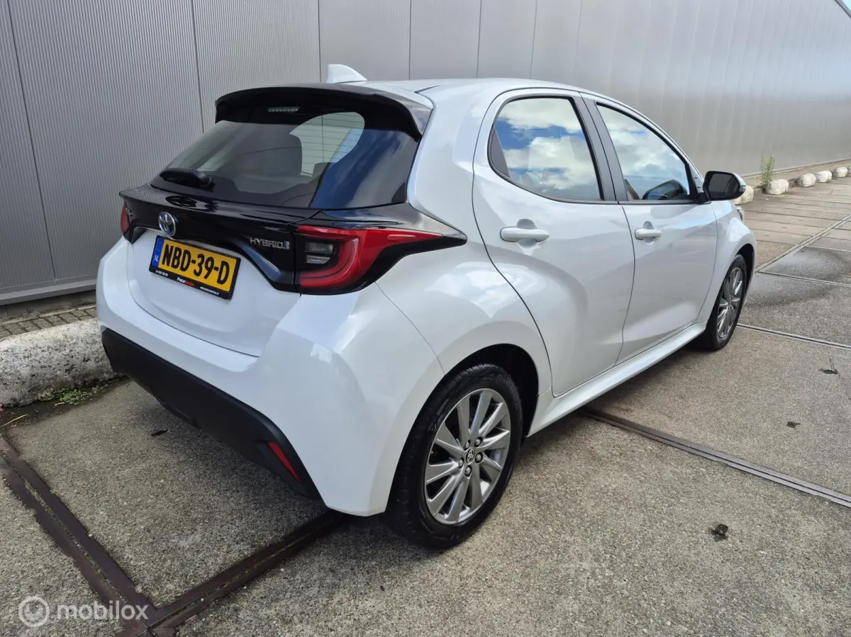 1.5 Hybrid Business Carplay / Camera / Adaptiv cruise / Stuur verwarming