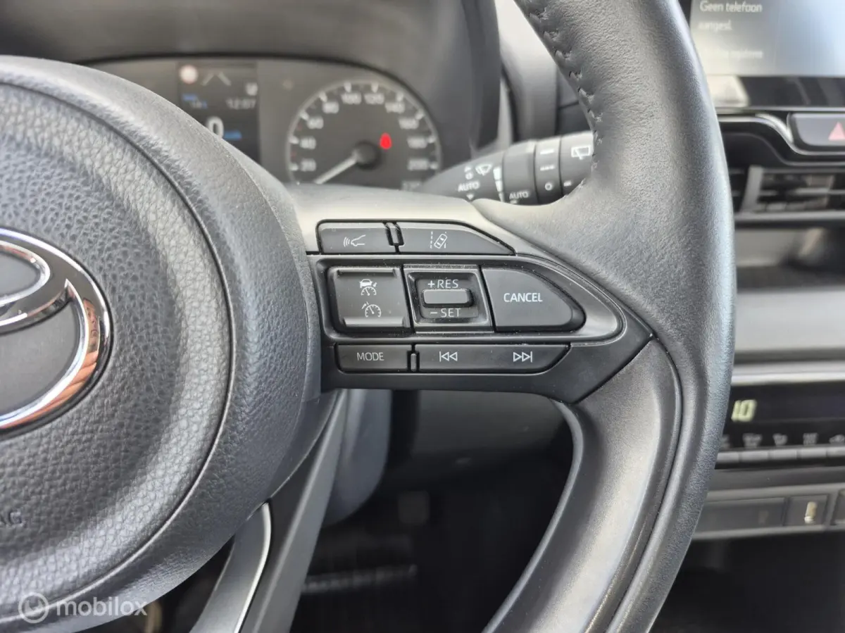 1.5 Hybrid Business Carplay / Camera / Adaptiv cruise / Stuur verwarming