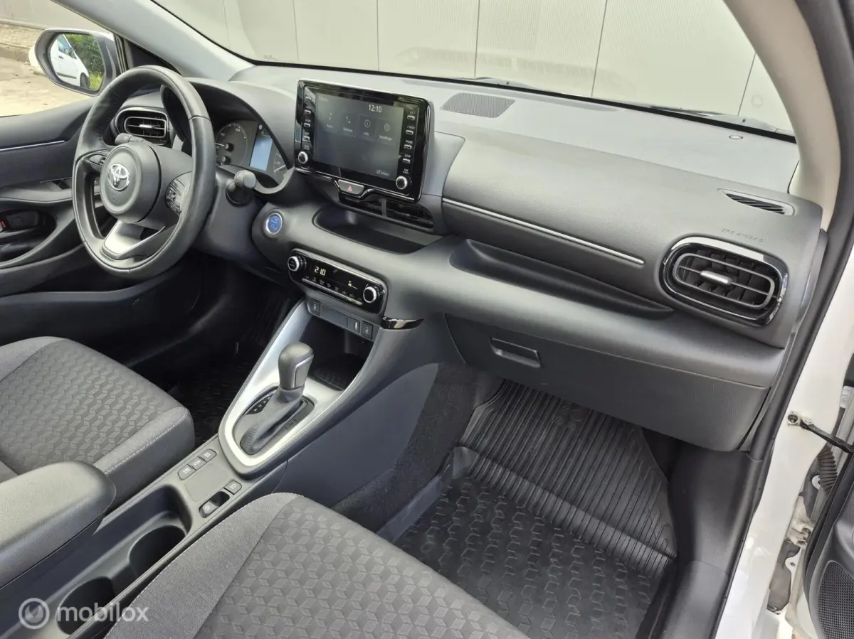 1.5 Hybrid Business Carplay / Camera / Adaptiv cruise / Stuur verwarming