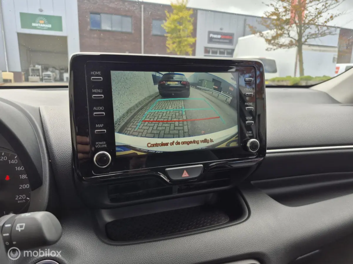 1.5 Hybrid Business Carplay / Camera / Adaptiv cruise / Stuur verwarming