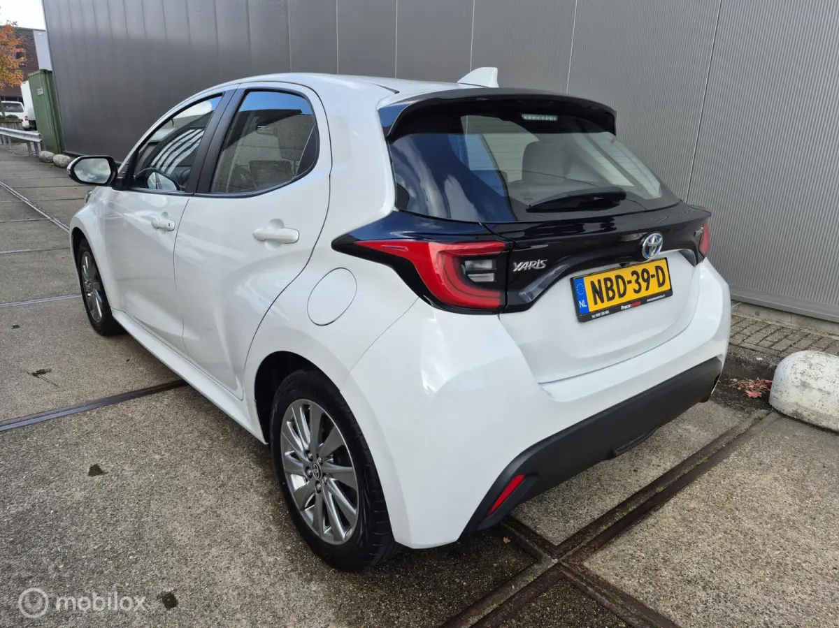 1.5 Hybrid Business Carplay / Camera / Adaptiv cruise / Stuur verwarming