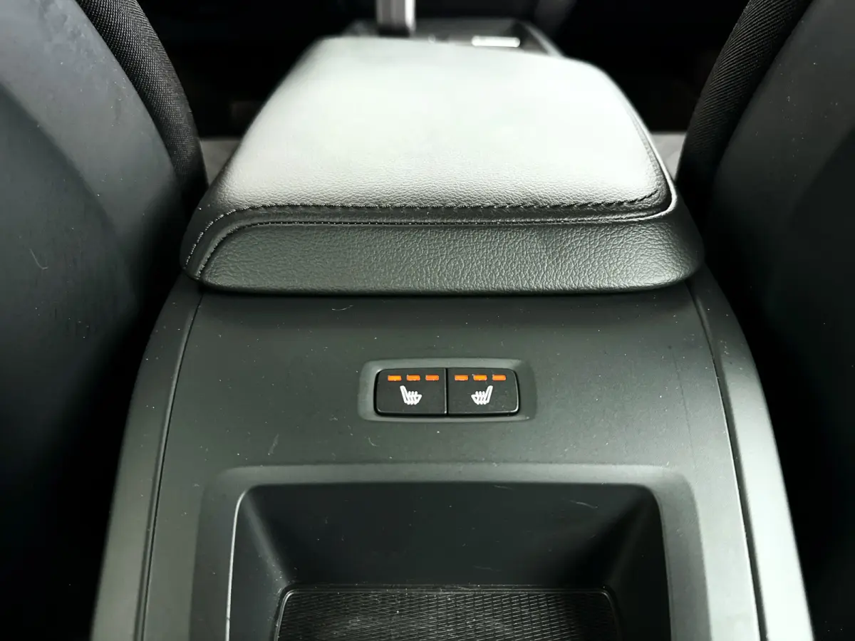 B3 Core | Parkeercamera | Stoel- en stuurverwarming | Trekhaak