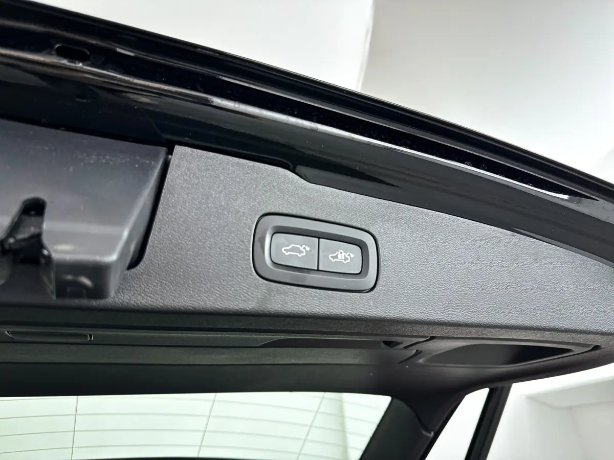 B3 Core | Parkeercamera | Stoel- en stuurverwarming | Trekhaak