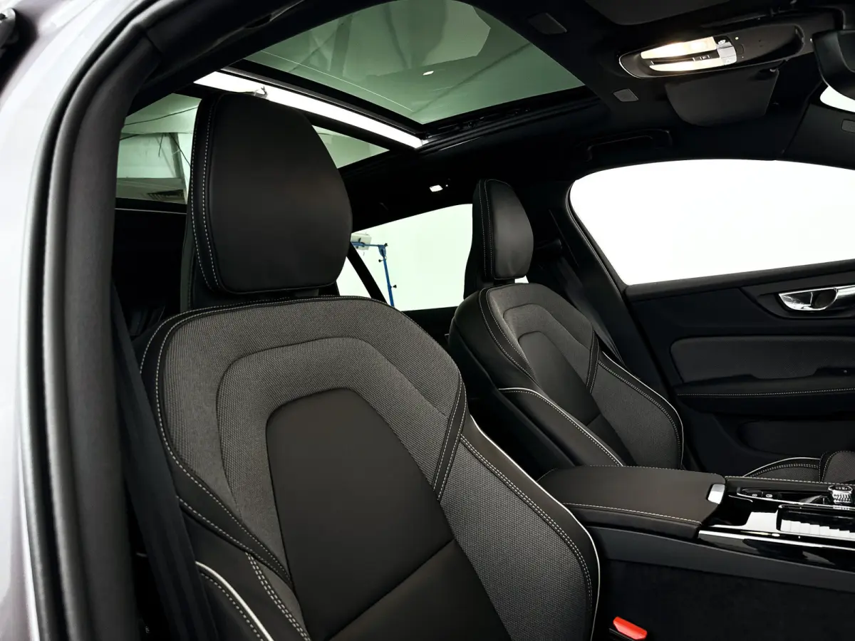 T8 Plug-in hybrid AWD Plus Dark | SOH 100% | Panoramadak | 360° camera | Head-up display | Harman Kardon | Stoel- en stuurverwarming | Trekhaak