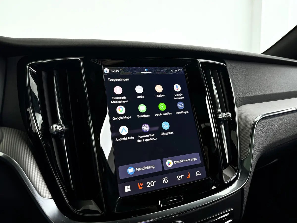 T8 Plug-in hybrid AWD Plus Dark | SOH 100% | Panoramadak | 360° camera | Head-up display | Harman Kardon | Stoel- en stuurverwarming | Trekhaak
