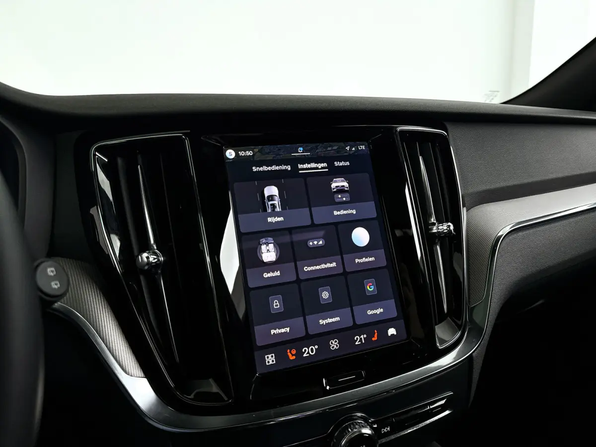 T8 Plug-in hybrid AWD Plus Dark | SOH 100% | Panoramadak | 360° camera | Head-up display | Harman Kardon | Stoel- en stuurverwarming | Trekhaak