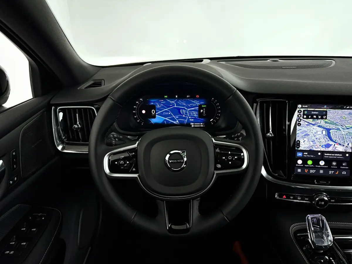 T8 Plug-in hybrid AWD Plus Dark | SOH 100% | Panoramadak | 360° camera | Head-up display | Harman Kardon | Stoel- en stuurverwarming | Trekhaak