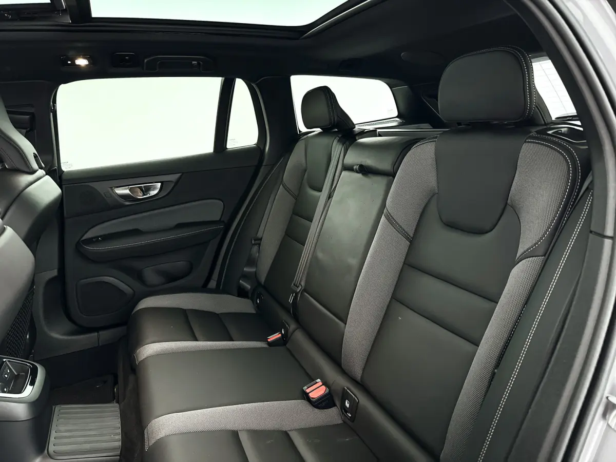 T8 Plug-in hybrid AWD Plus Dark | SOH 100% | Panoramadak | 360° camera | Head-up display | Harman Kardon | Stoel- en stuurverwarming | Trekhaak