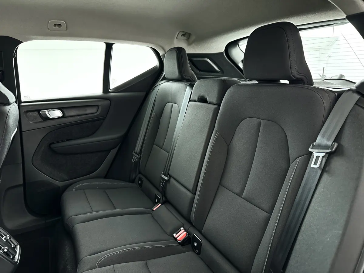 T2 Momentum Business | Parkeercamera | Cruise control | Navigatie