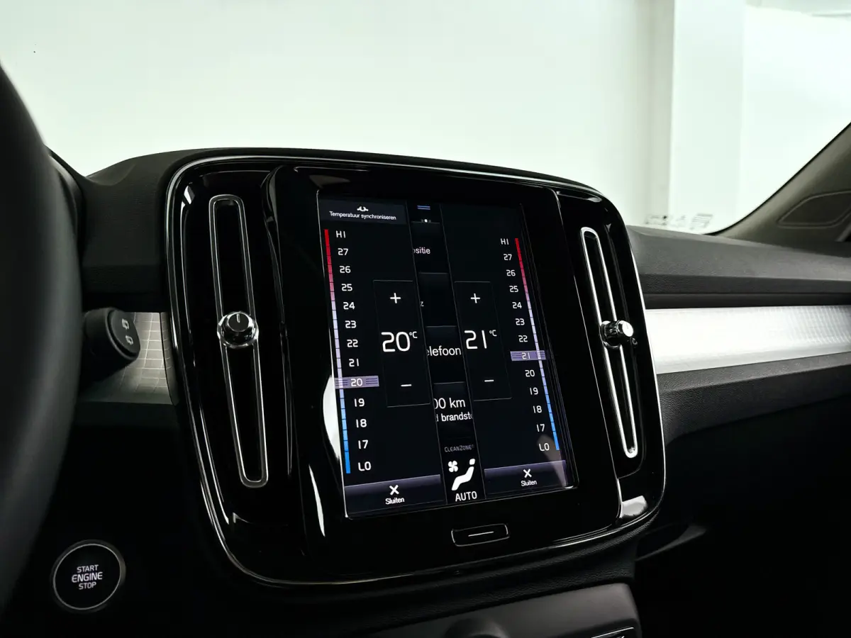 T2 Momentum Business | Parkeercamera | Cruise control | Navigatie