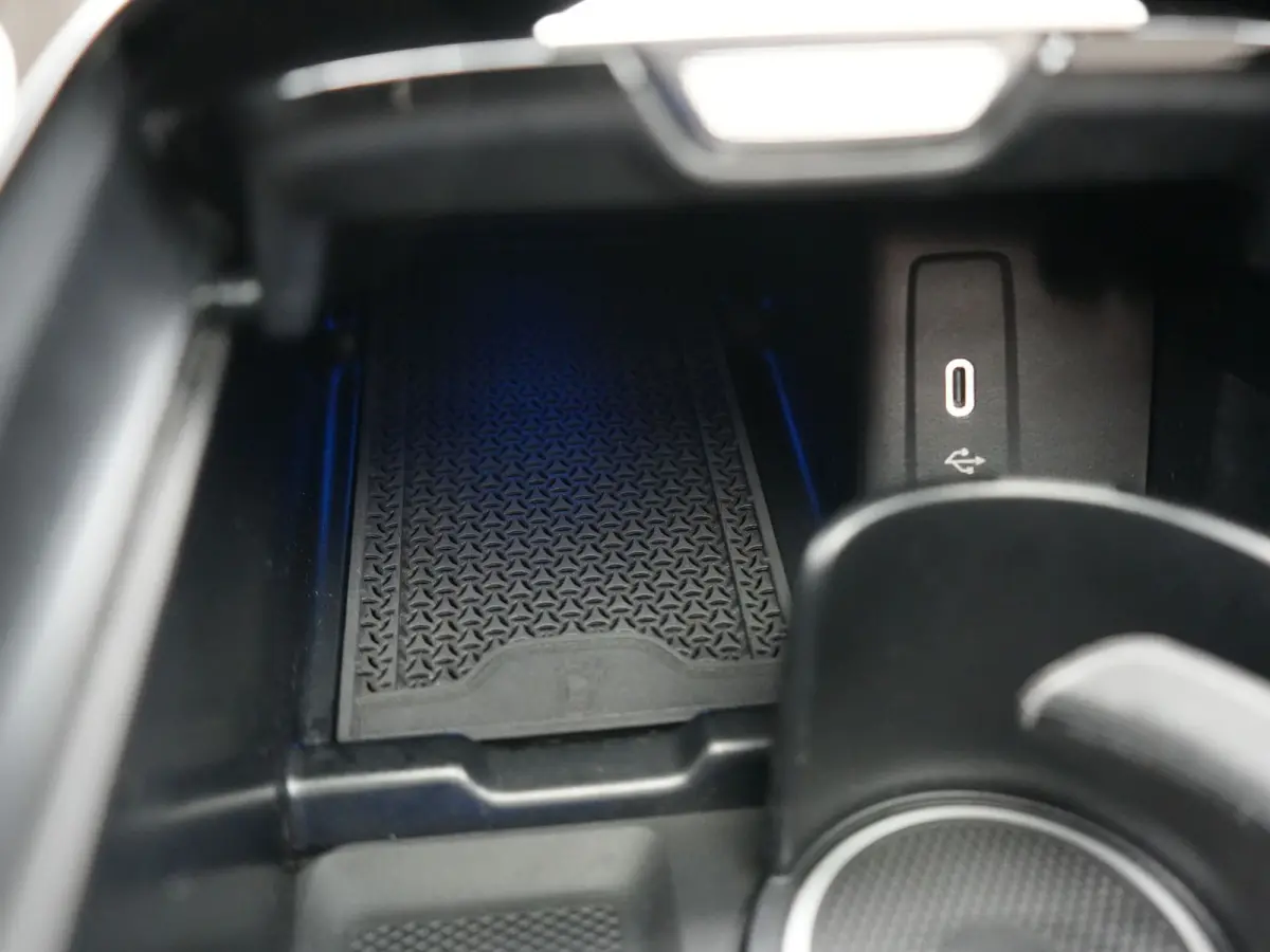 4MATIC Luxury Line PHEV Long Range 313pk Dealer O.H. | Trekhaak af Fabriek | Panodak | Sfeerverlichting | BLIS | Lederen Sportstoelen Memory & Verwarmd | Apple Carplay | Cruise Control | Nav
